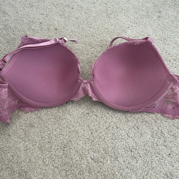 Victoria’s Secret Bra - Picture 5 of 10